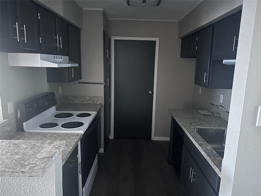 Primary Photo - 7400 Bellerive Dr