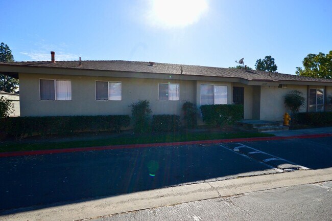 Foto del edificio - 3 Bedroom Garden Grove Home