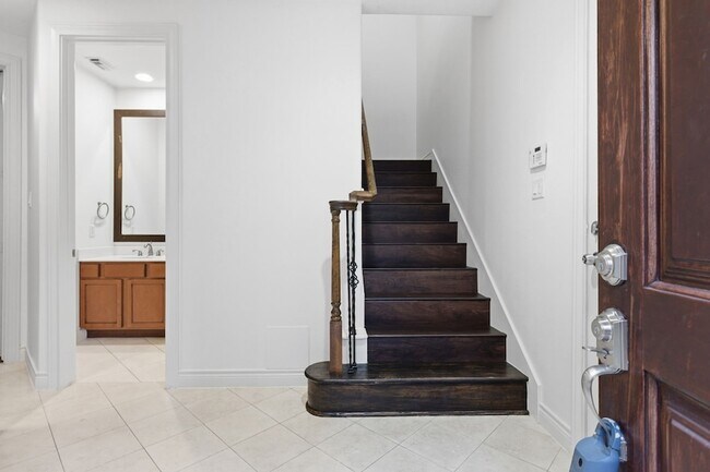 Foto del edificio - 1303 Sherwood Point Ln