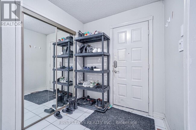 Building Photo - 3309 Loyalist Dr