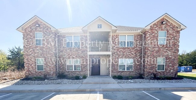 Foto del edificio - Hidden Creek, Unit 512 - 2 Bedroom, 2 Bathroom Beautiful Apartment Home in Ennis, TX! $500 OFF at...
