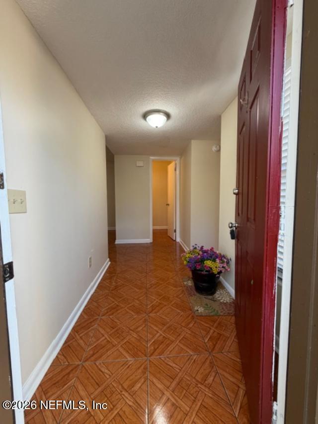 Foto del edificio - 5627 Pinebay Cir S