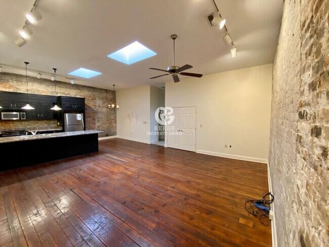 Foto del edificio - Beautiful, Historic 2 bedroom, 2 bathroom ...