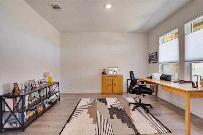 Foto del edificio - 916 Pear Tree Ln