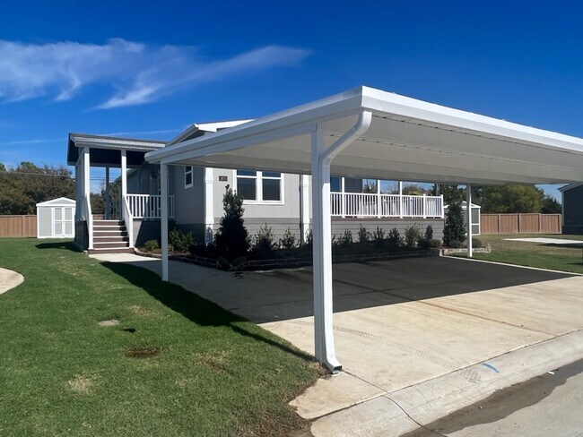 Foto del edificio - 305 Diamond Dr