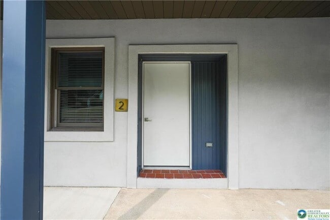 Building Photo - 335 Walnut Dr
