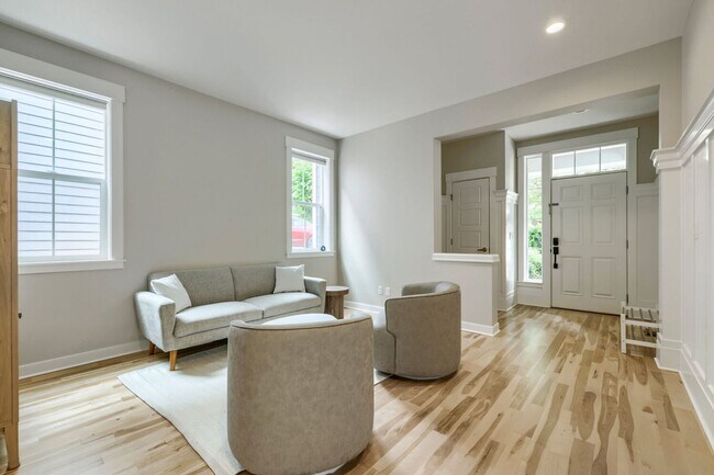 Foto del edificio - 5bd/3.5ba Bellevue Hoome