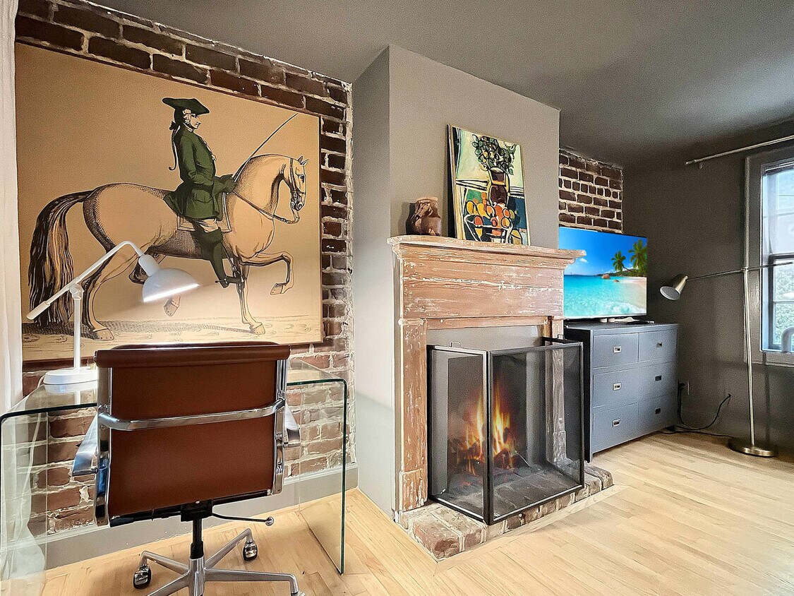 Foto principal - 120 E Charlton Ln