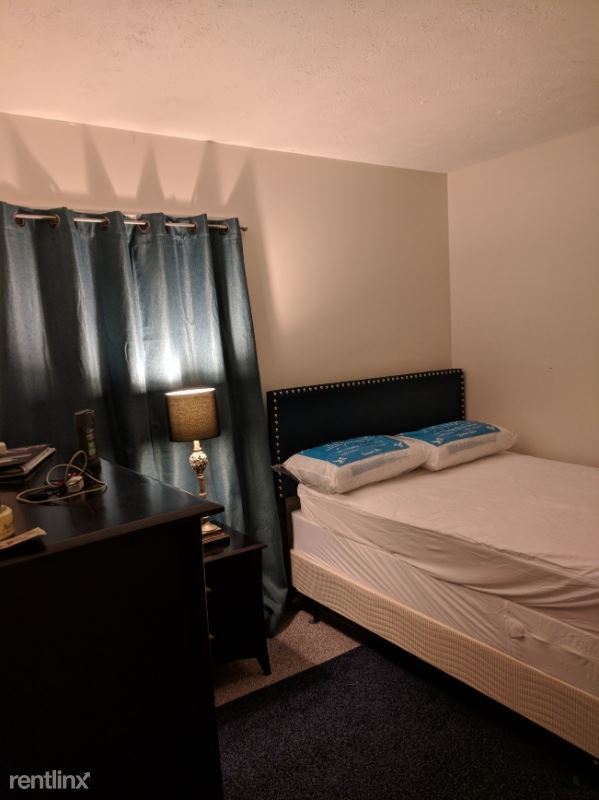 Foto del edificio - 1 br, 1.5 bath Townhome - Any Street Drive