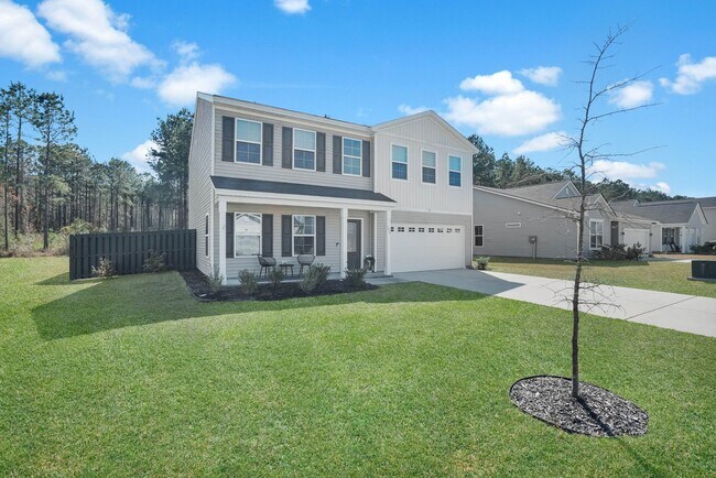 Foto del edificio - Bright & Welcoming 5-Bedroom Home in Richmond Hill, GA