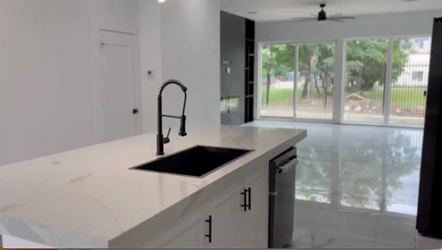 Foto del edificio - 1511 Gano St