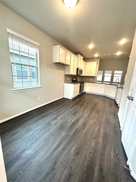 Building Photo - 10423 Astor Pt Trl