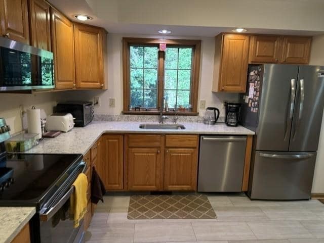 Building Photo - 8 Mill Pond Ln