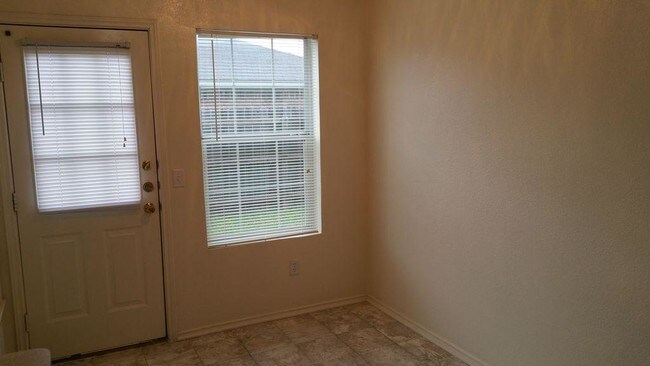 Building Photo - 2708 Vernice Loop