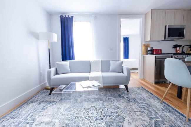 Foto del edificio - 323 Graham Ave