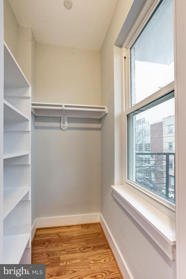 Foto del edificio - 1477 Girard St NW