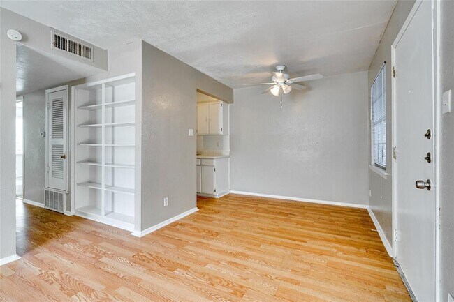 Foto del edificio - 307 E 31st St