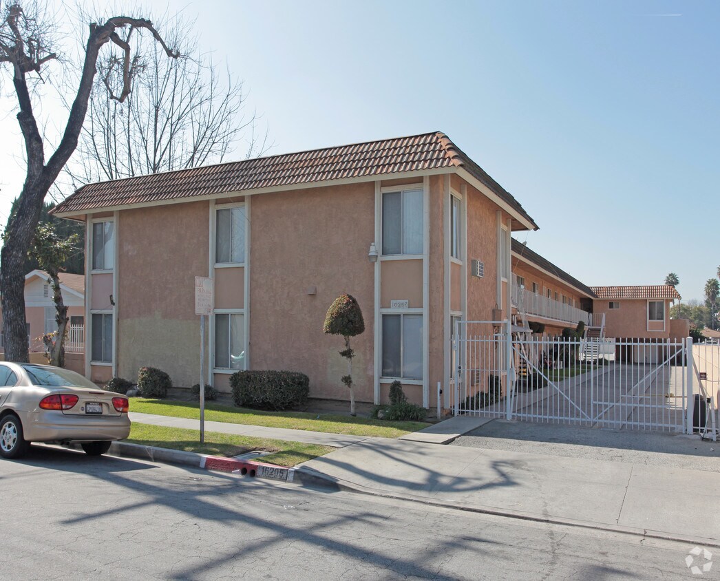 Primary Photo - 16205 Cornuta Ave