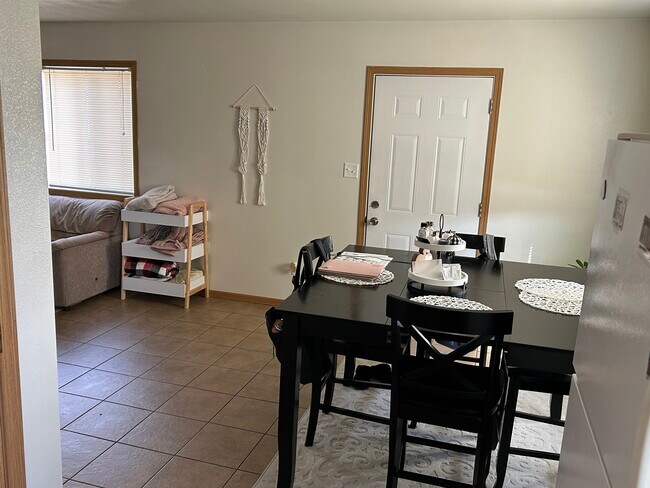 Foto del edificio - 1528 Starview Dr