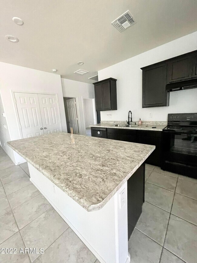 Building Photo - 18582 W Carlota Ln
