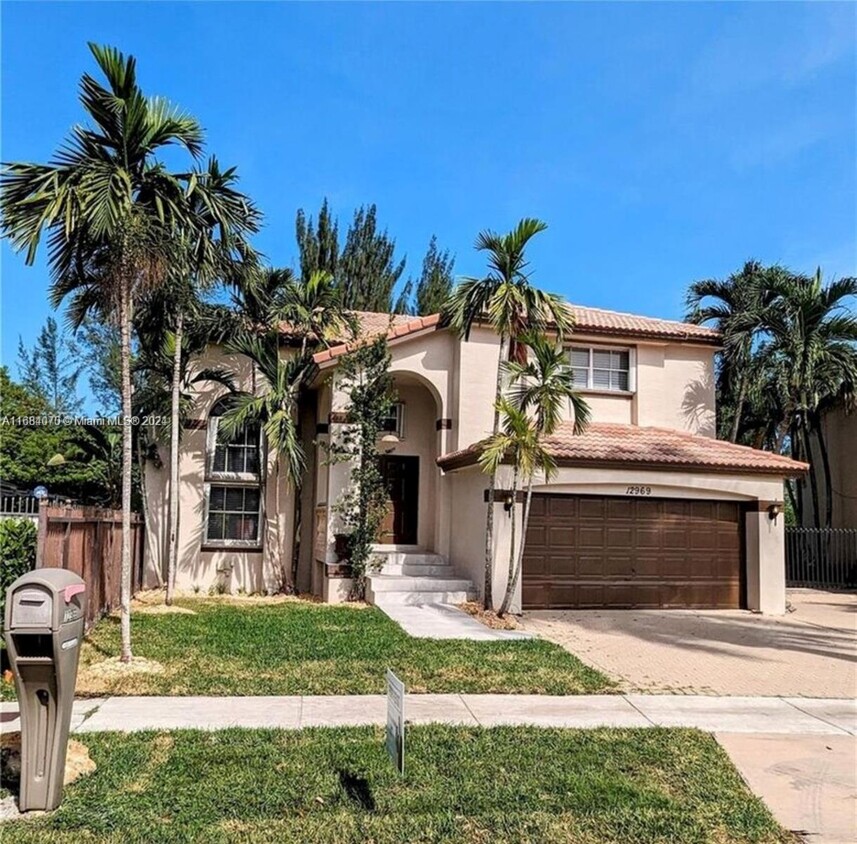 Foto principal - 12969 NW 11th Terrace