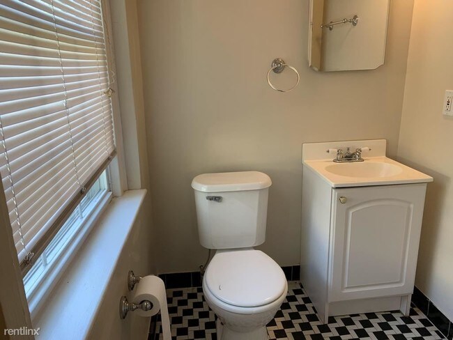 Foto del edificio - 2760 Devonshire Pl NW