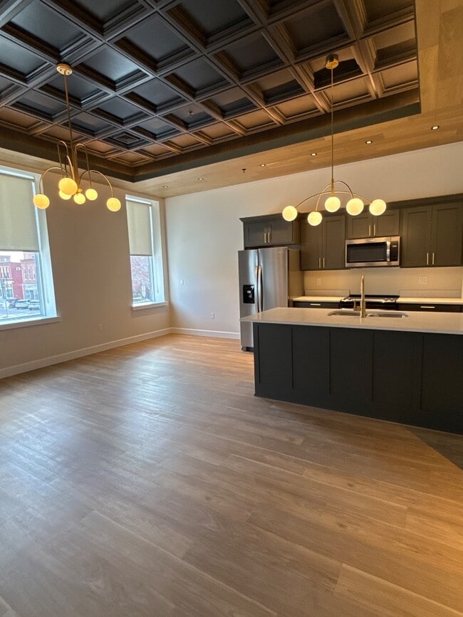 Building Photo - 309 N 6th St