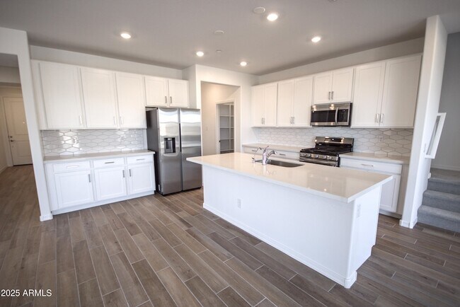 Foto del edificio - 21326 W Roanoke Ave