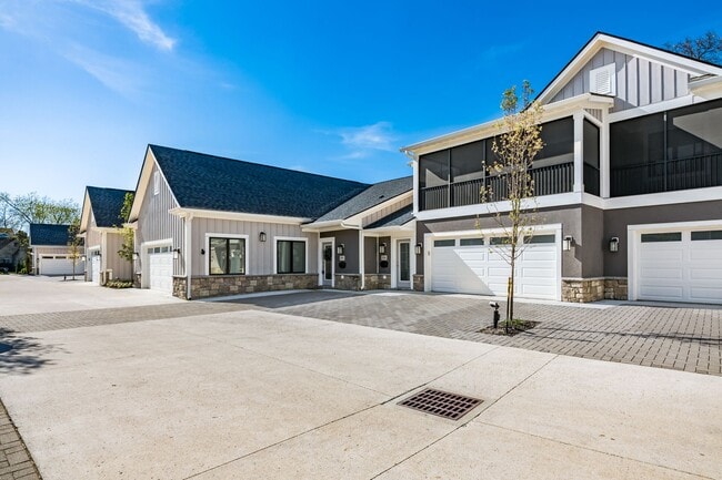 Building Photo - 2990 Bernard View Ln