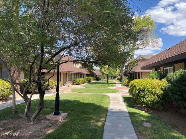 Foto del edificio - 6168 Meadow View Ln