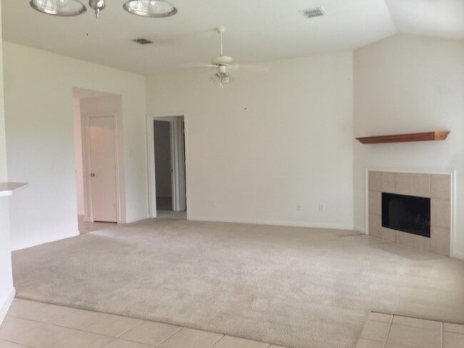 Building Photo - 3BR / 2BA Duplex in Hewitt, Texas | Midway...
