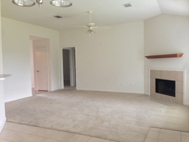 Foto del edificio - 3BR / 2BA Duplex in Hewitt, Texas | Midway...