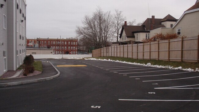 Building Photo - 20 W Rosseter St