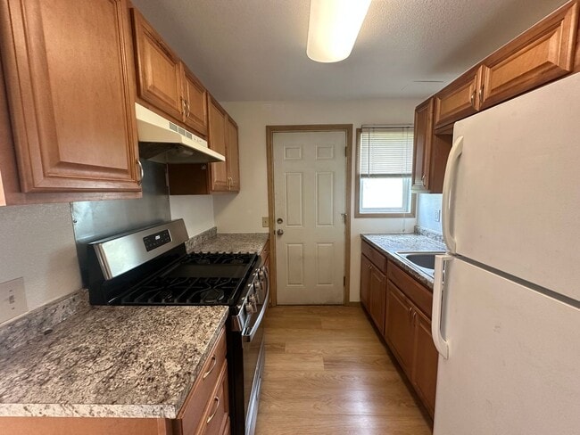 Building Photo - Lathrop St. 1436/1438 - VS