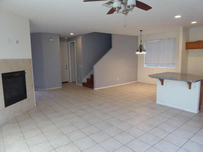 Foto del edificio - 4 Bedroom Home for Rent in Castaic!