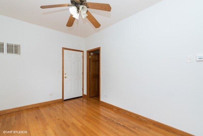 Foto del edificio - 819 S Carpenter St