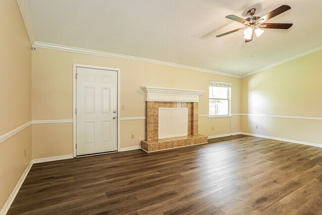 Foto del edificio - 8323 Cross Timbers Dr W