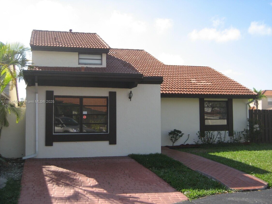 Foto principal - 8850 SW 112th Pl