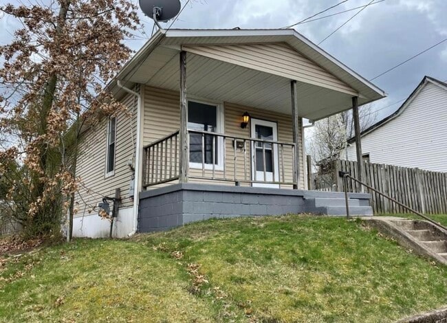 Building Photo - 1917 2nd St Building Photo - 1917 2nd St