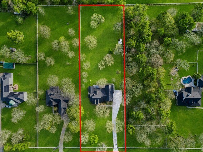 Building Photo - 9072 Grand Lake Estates Dr