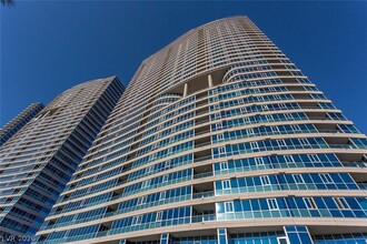 Building Photo - 4545 Dean Martin Dr