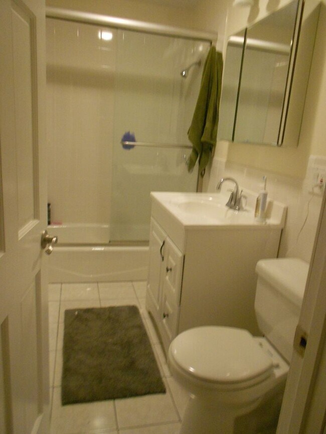Building Photo - Unique Brighton Apartment