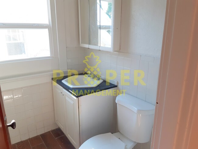 Building Photo - Recently renovated 3 bedroom 1.5 bathroom