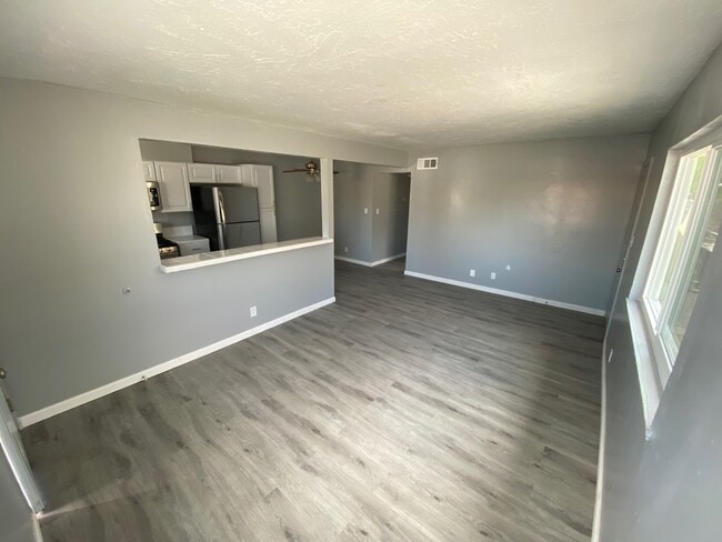Building Photo - 3615 Glendale Ave