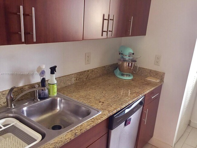 Foto del edificio - 7422 NE 6th Ct
