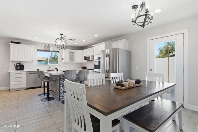 Building Photo - 2530 N 68th Pl