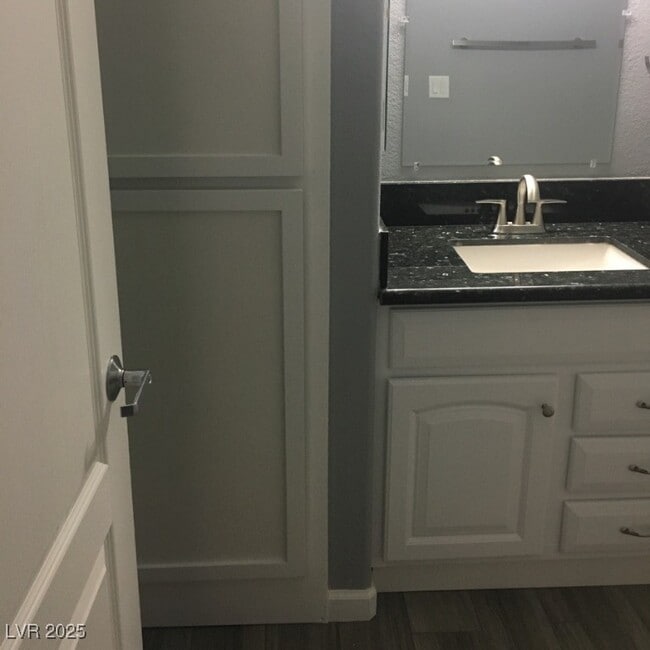 Foto del edificio - 950 Seven Hills Dr