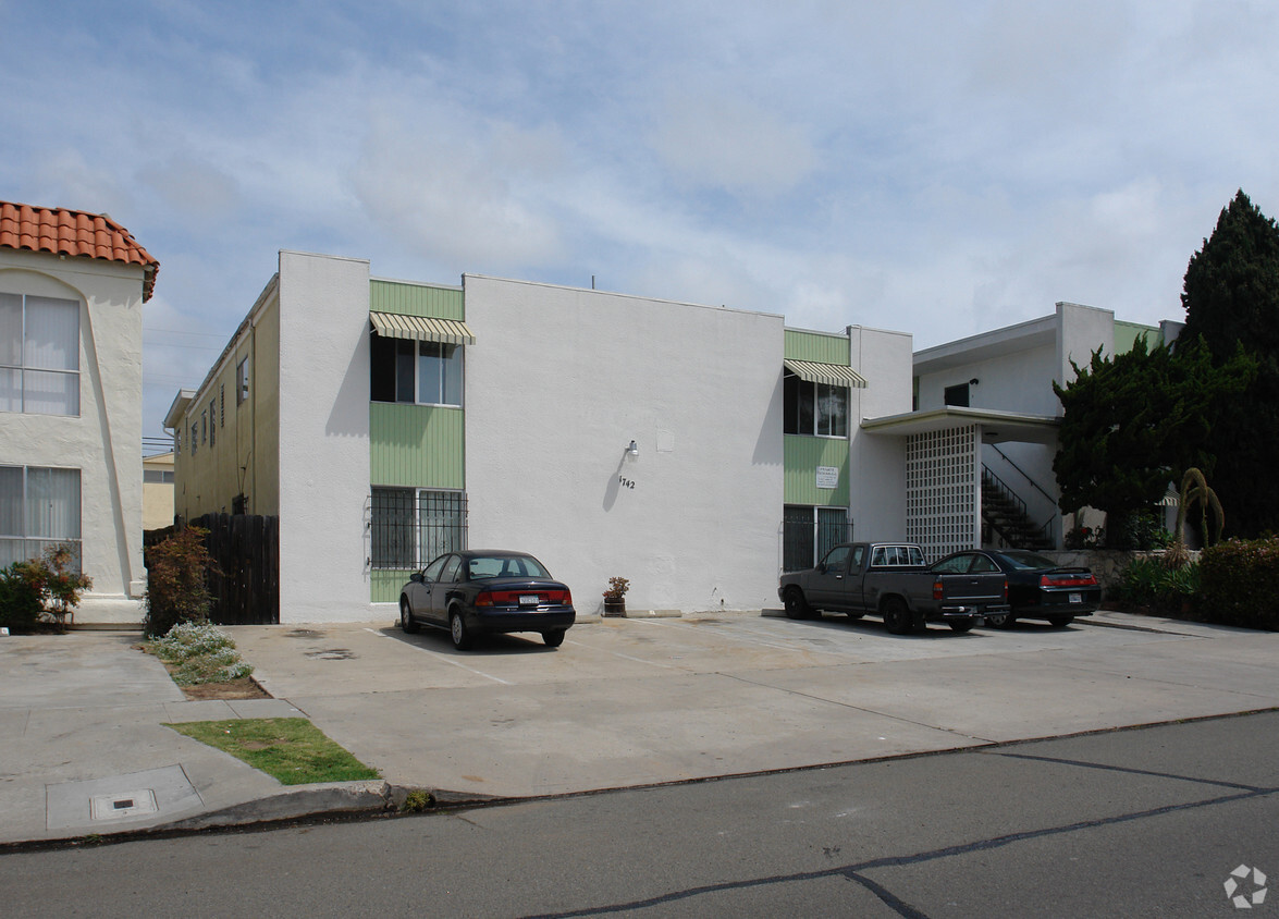 Building Photo - Pacific Diamond Apartments