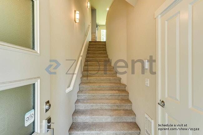 Building Photo - 355 Vashon Ct NE