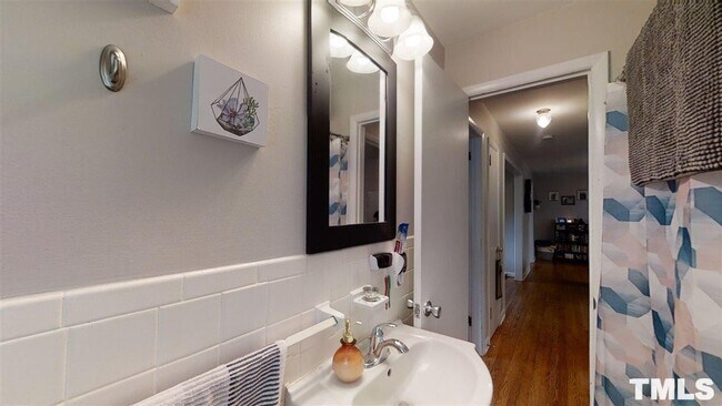 Building Photo - 2515 Ricky Cir